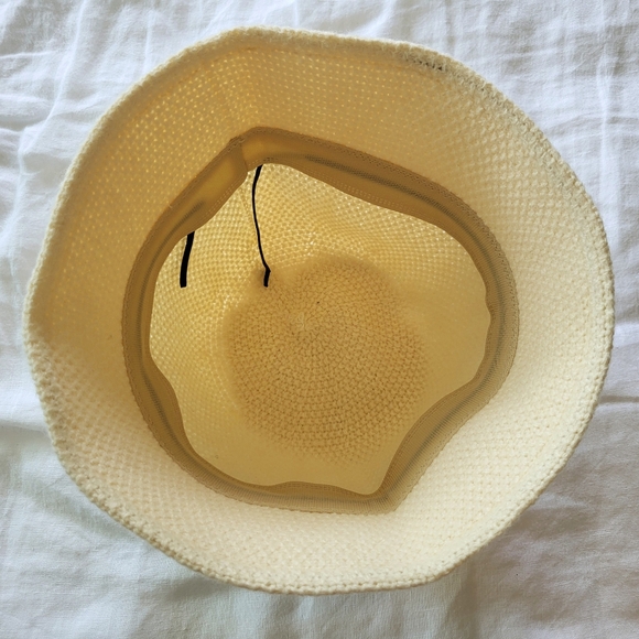 Handmade Cream Cotton 1920s-Style Women's Summer Cloche Sun Hat, Adjustable Size - Picture 3 of 3